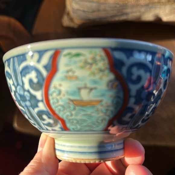 4 wee bowls. 3 from Japan: 2 wood and 1 ceramic w sweet painted theme +1 Italy - Picture 2 of 16